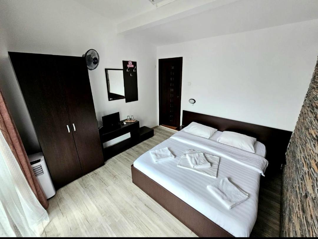 Hotel Casa Wanted Orşova Exteriér fotografie