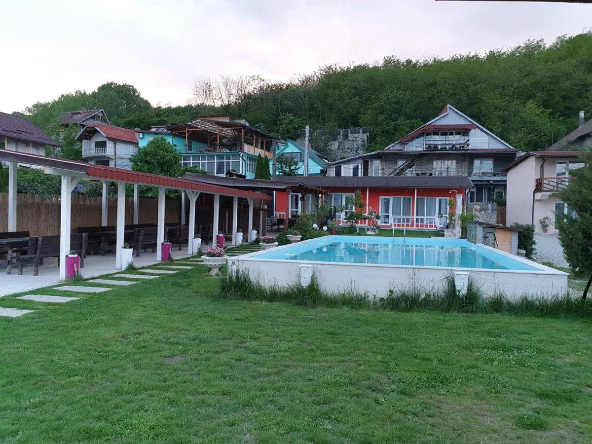 Hotel Casa Wanted Orşova Exteriér fotografie